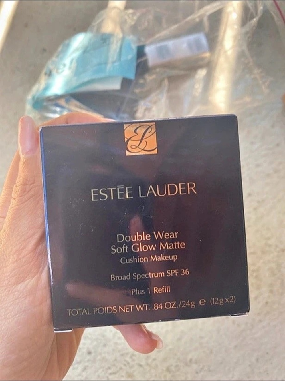 Estée Lauder cushion Double Wear Stay-in-Place Makeup SPF 35 Foundation 1W1
